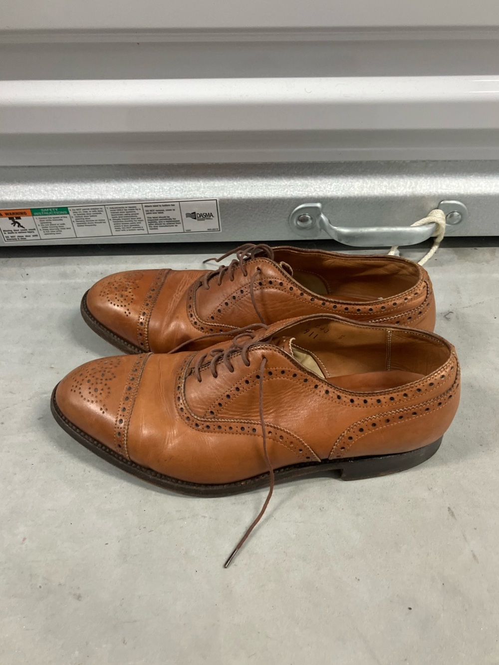 Alden 911 Medallion Perf Tip Bal Oxford Burnished Tan Calf USA 8.5